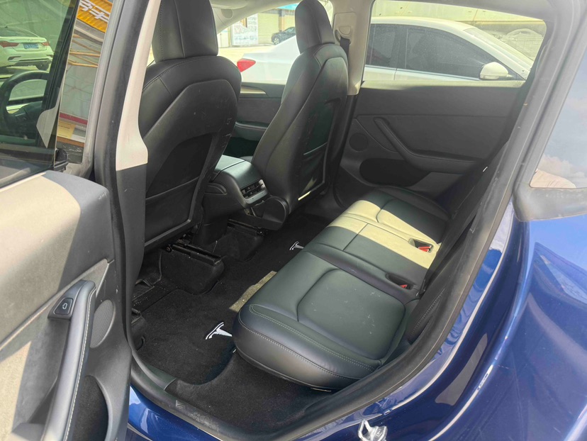 Tesla Model Y 2022 #6 Tesla Model Y 2022 car image #6