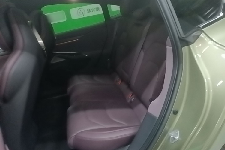 MI SU7 2024 car image #13