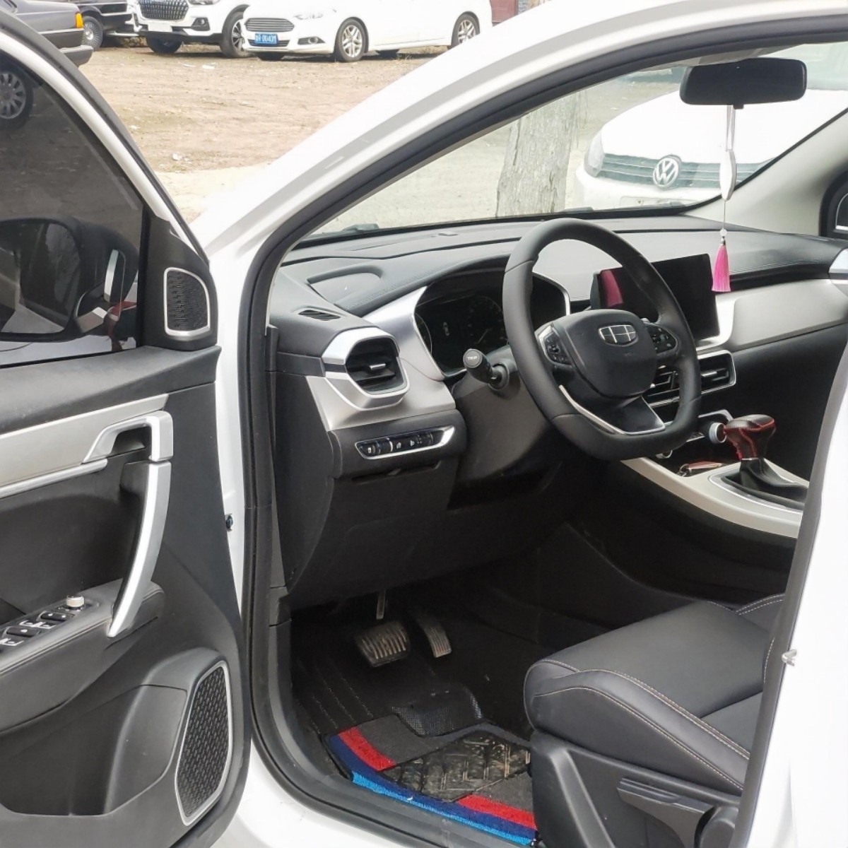 GEELY Coolray 2026 car image #6