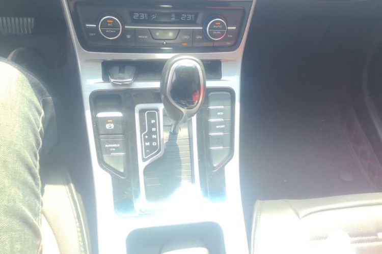 GEELY Emgrand GS 2019 car image #16