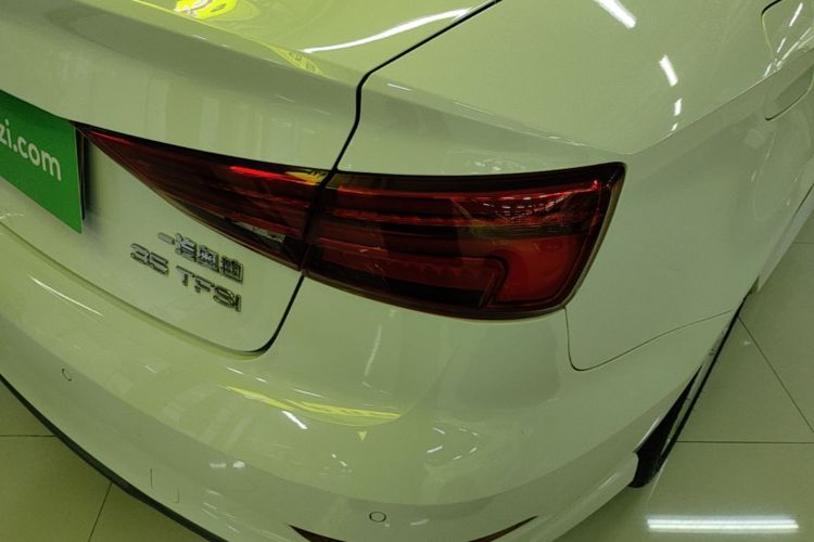 Audi A3 2018 car image #8