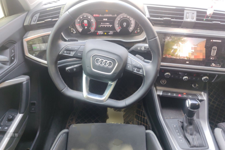 Audi Q3 2022 car image #12