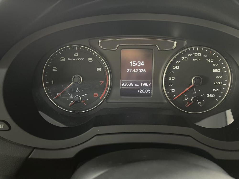 Audi Q3 2016 car image #8