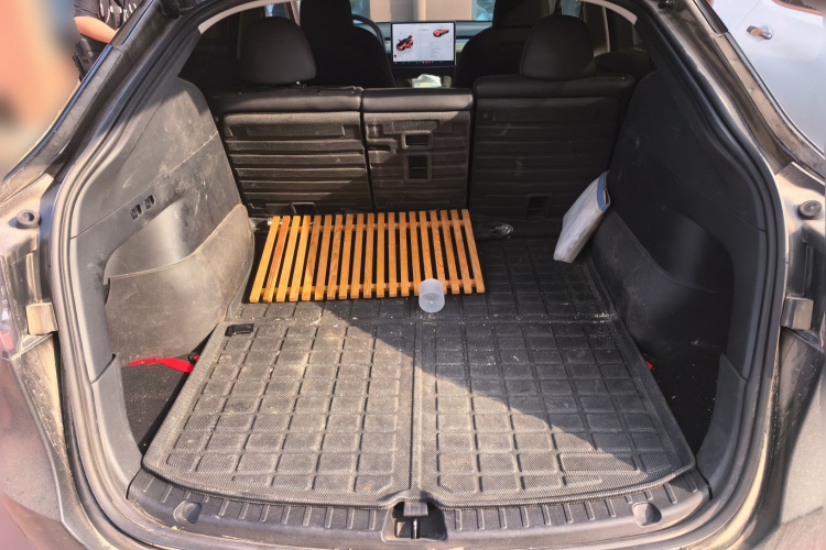 Tesla Model Y 2022 imagen de coche #21
