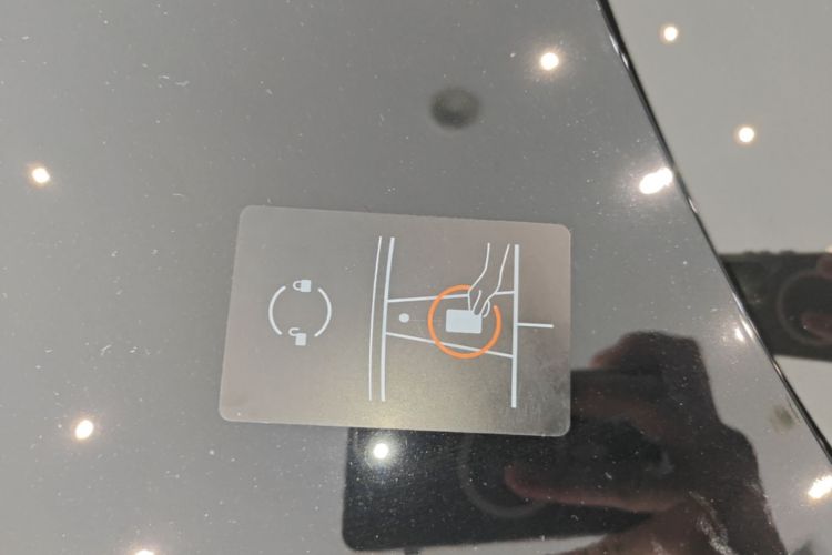 Tesla Model 3 2021 car image #9
