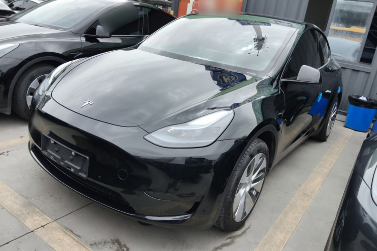 Tesla Model Y 2023 #2 Tesla Model Y 2023 car image #2