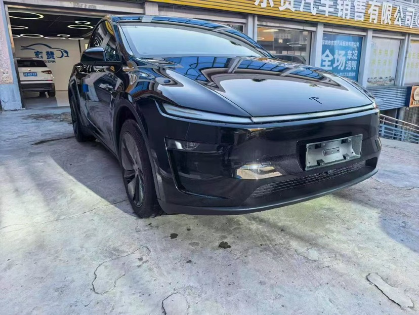 Tesla Model Y 2026 #3 Tesla Model Y 2026 صورة سيارة #3