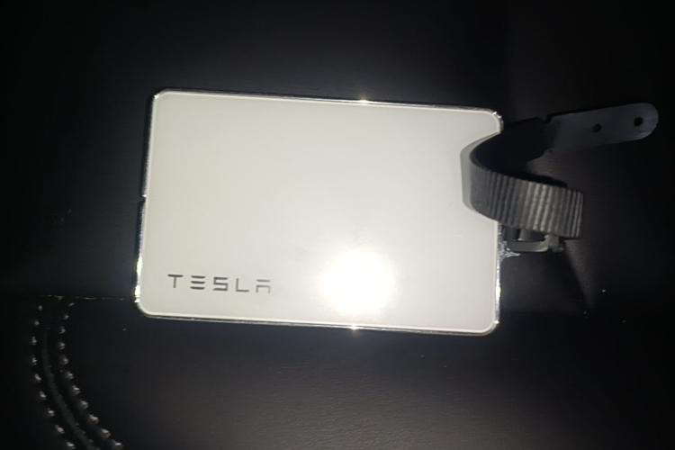 Tesla Model Y 2024 car image #9
