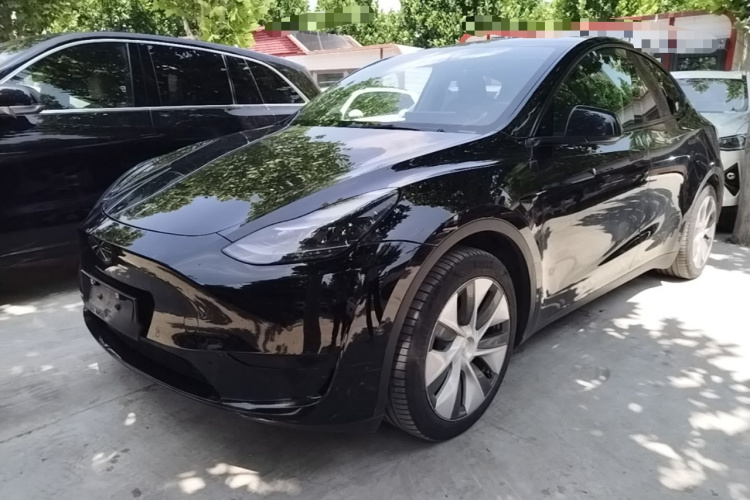 Tesla Model Y 2022 car image #2