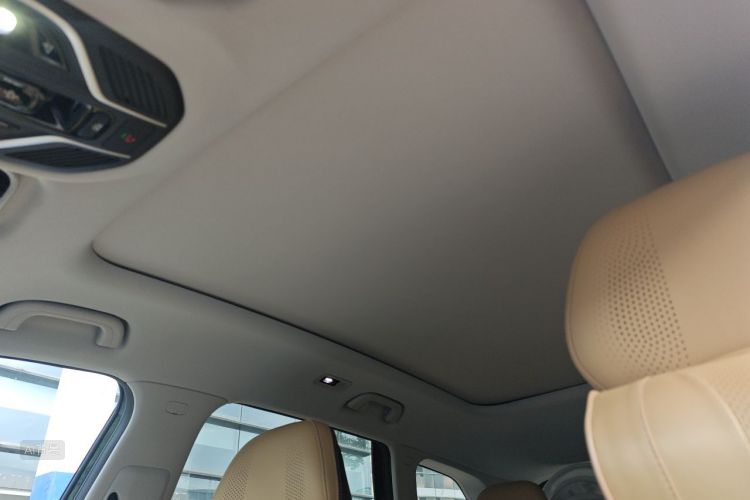 GEELY Boyue L 2023 car image #20