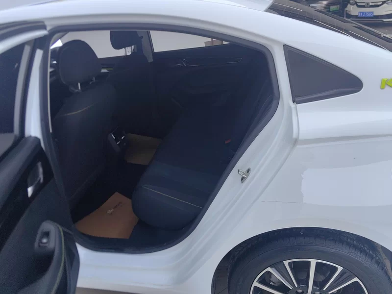 Roewe i5 2023 #19 Roewe i5 2023 imagen de coche #19