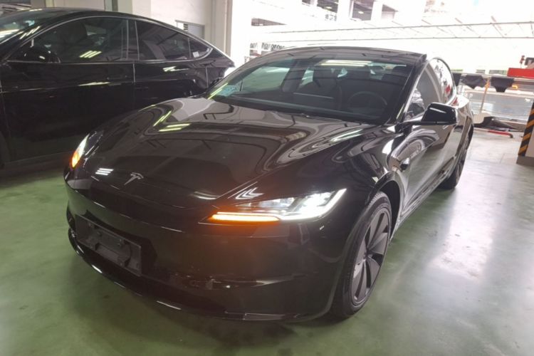 Tesla Model 3 2024 car image #2