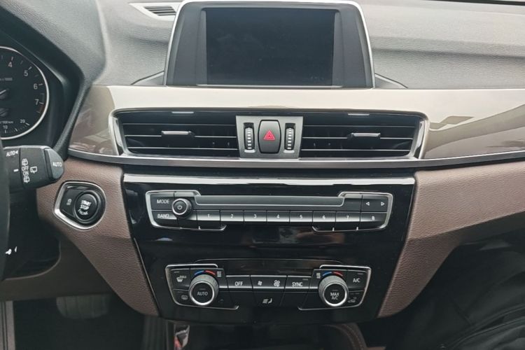 BMW X1 2018 #18 BMW X1 2018 car image #18
