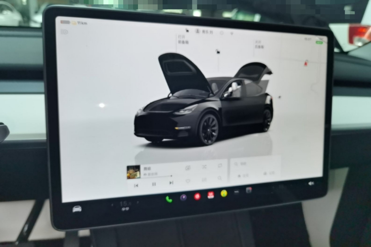 Tesla Model Y 2023 #9 Tesla Model Y 2023 car image #9