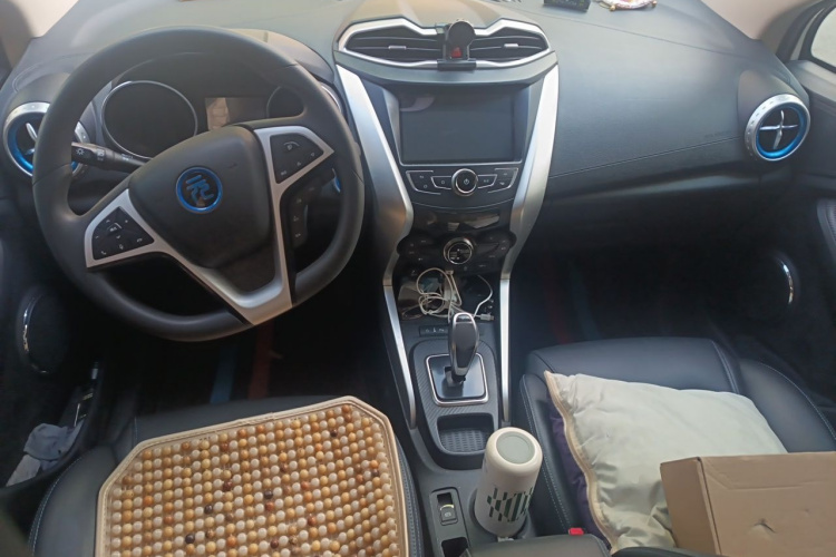 BYD Yuan New Energy 2019 immagine di auto #7