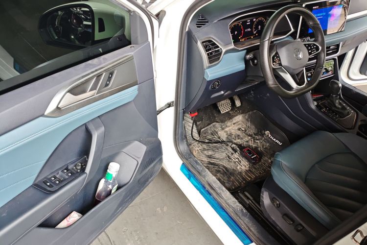 Volkswagen Tharu 2023 car image #12