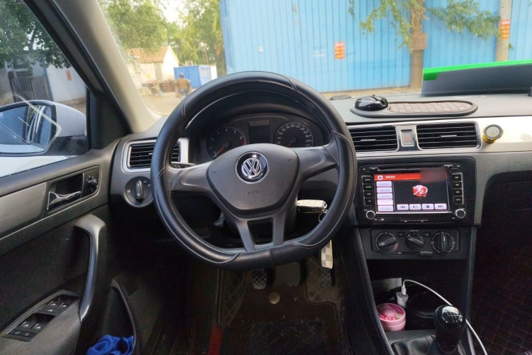 Volkswagen Santana 2016 car image #18