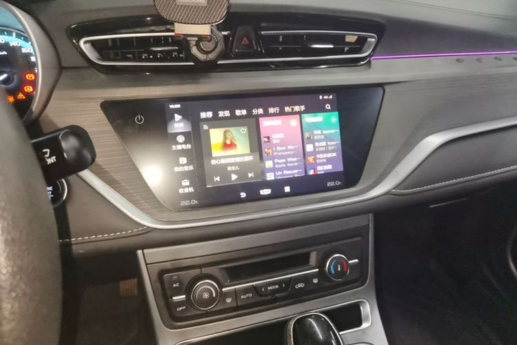 GEELY Emgrand 2021 car image #17