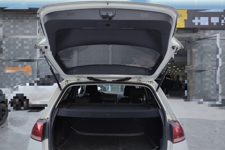 Volkswagen Golf 2020 car image #19