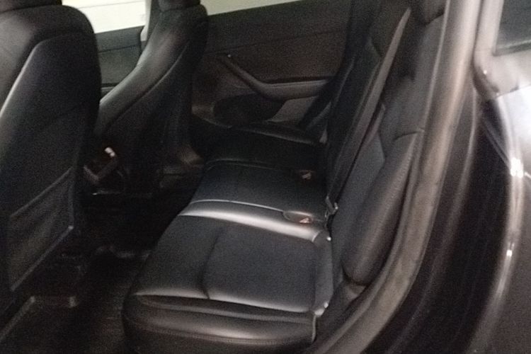 Tesla Model Y 2024 immagine di auto #17