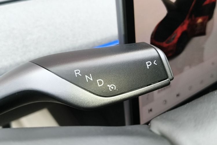 Tesla Model Y 2023 #14 Tesla Model Y 2023 car image #14
