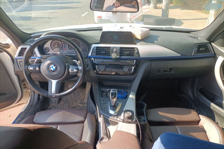 BMW 3 Series 2019 #7 BMW 3 Series 2019 صورة سيارة #7