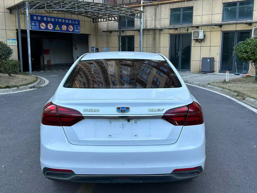 GEELY Emgrand New Energy 2018 #5 GEELY Emgrand New Energy 2018 صورة سيارة #5