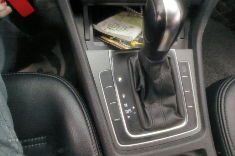 Volkswagen Golf 2015 car image #16