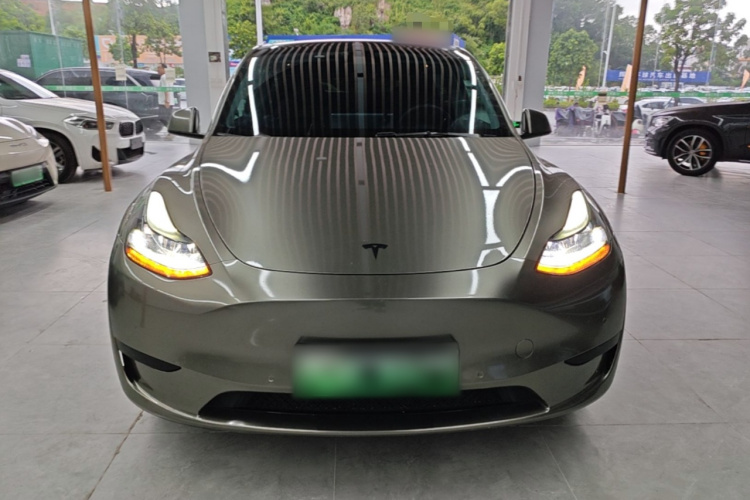 Tesla Model Y 2022 immagine di auto #3