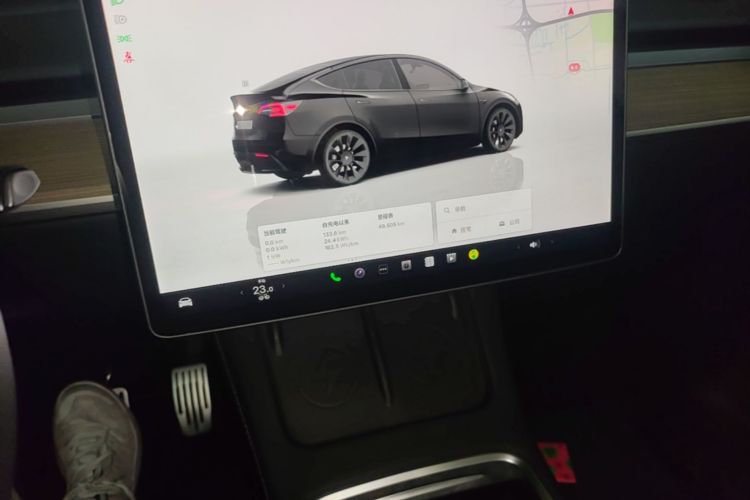 Tesla Model Y 2022 immagine di auto #13
