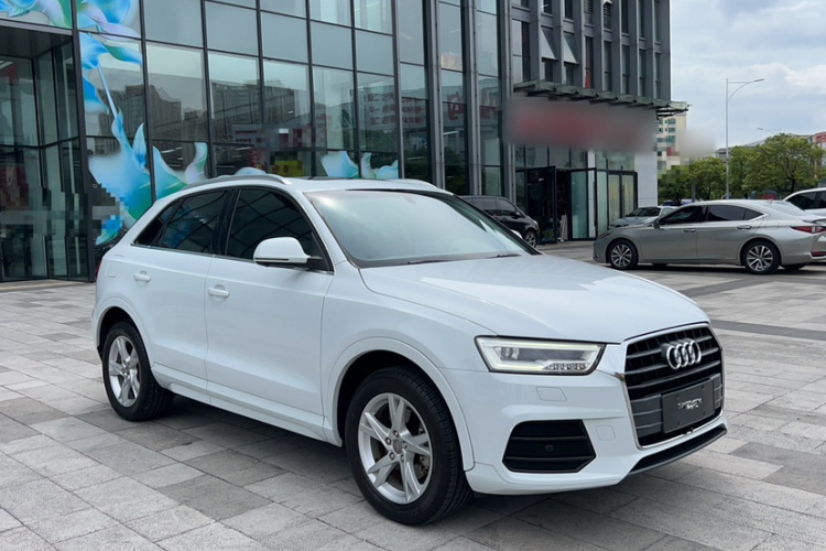 Audi Q3 2018 #11 Audi Q3 2018 car image #11