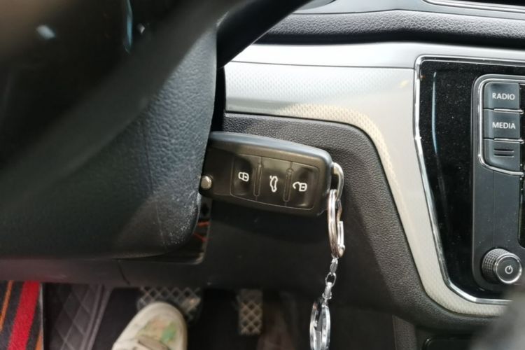 Volkswagen Lavida 2018 car image #9