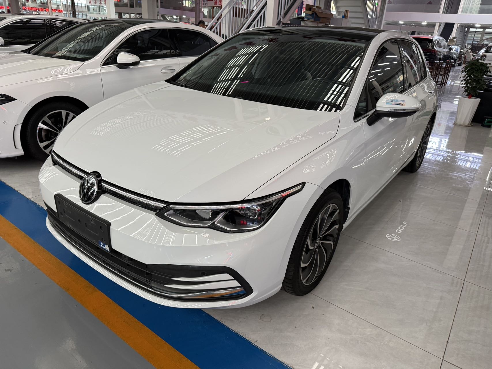 Volkswagen Golf 2022 صورة سيارة 