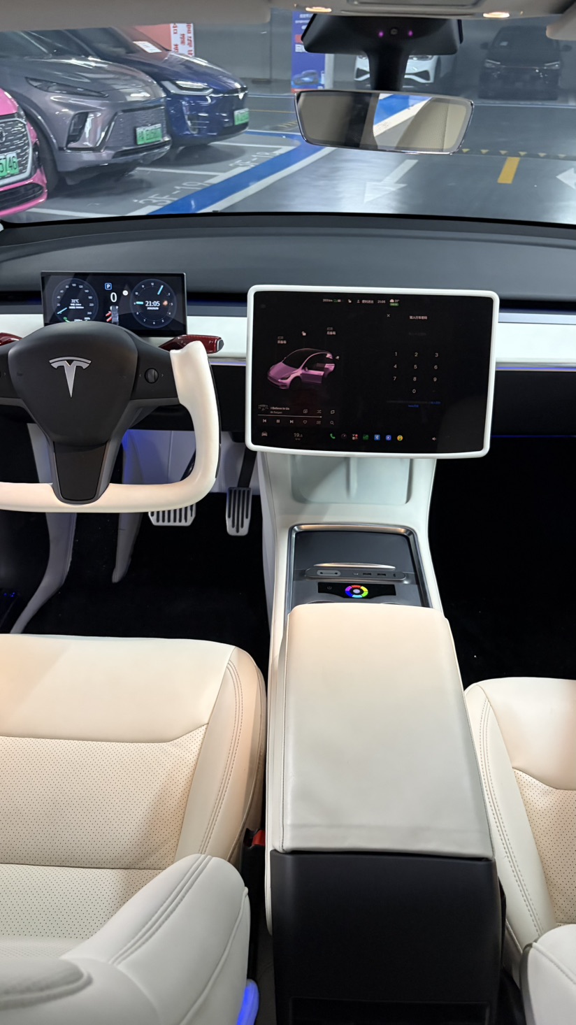 Tesla Model Y 2023 #7 Tesla Model Y 2023 car image #7