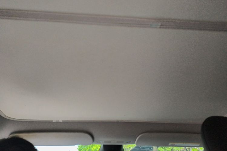 Tesla Model Y 2024 car image #20