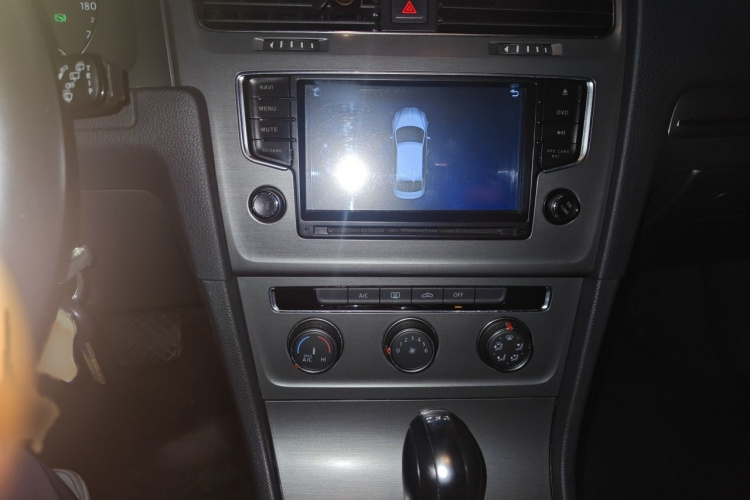 Volkswagen Golf 2016 car image #17