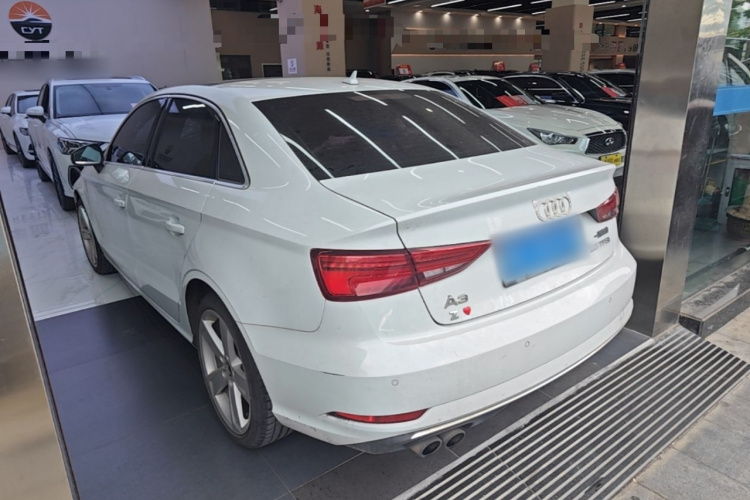 Audi A3 2018 car image #5