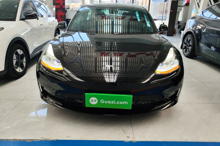 Tesla Model 3 2022 car image #3