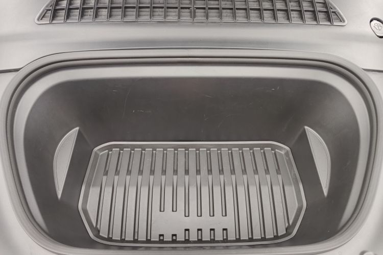 Tesla Model Y 2023 car image #20