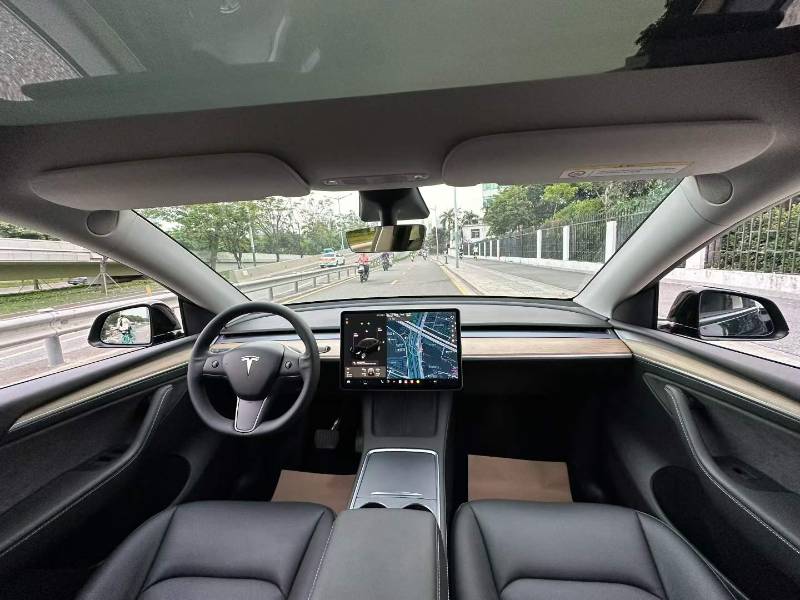 Tesla Model Y 2021 #5 Tesla Model Y 2021 car image #5