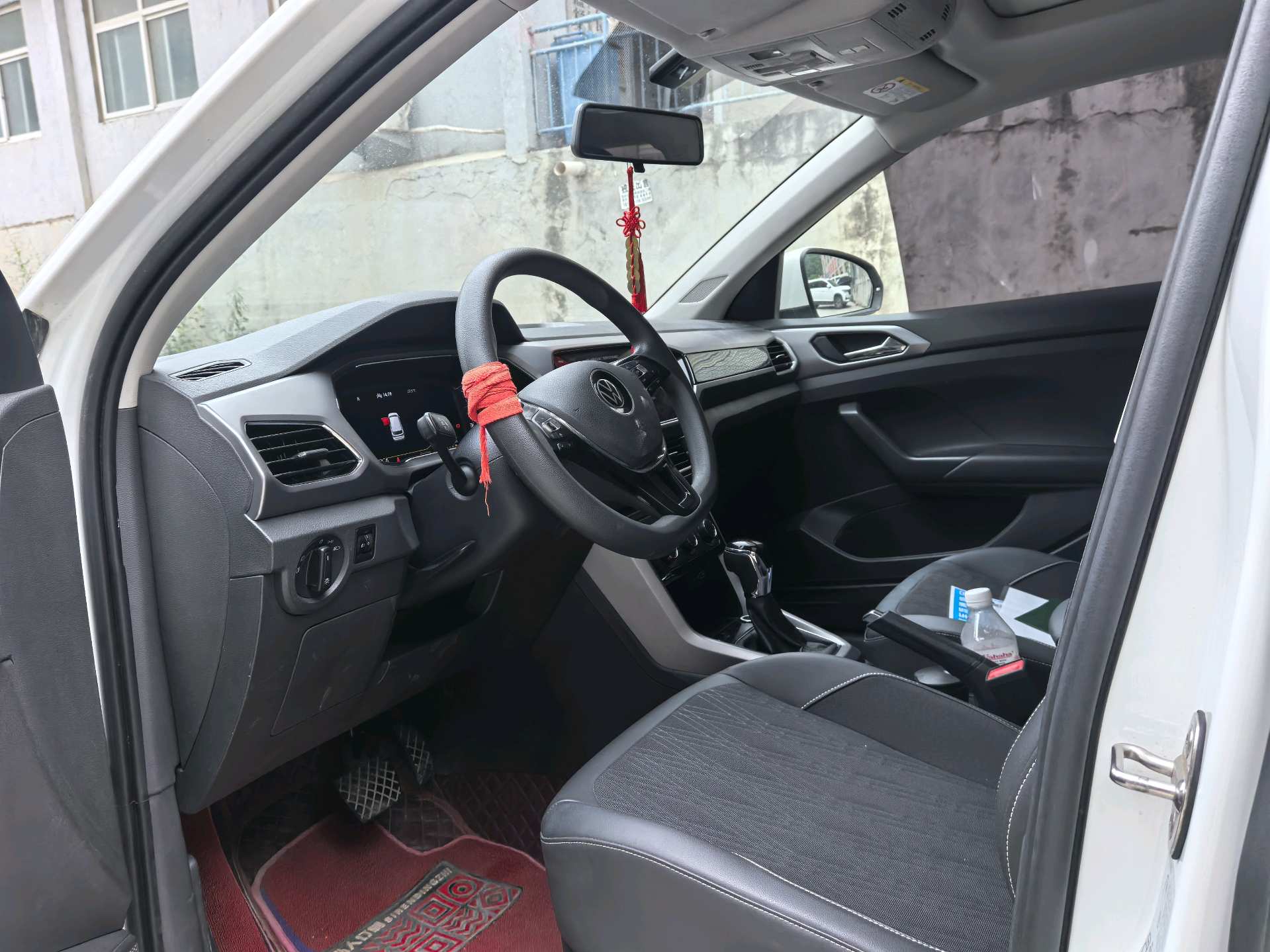 Volkswagen T-Cross 2022 immagine di auto #4