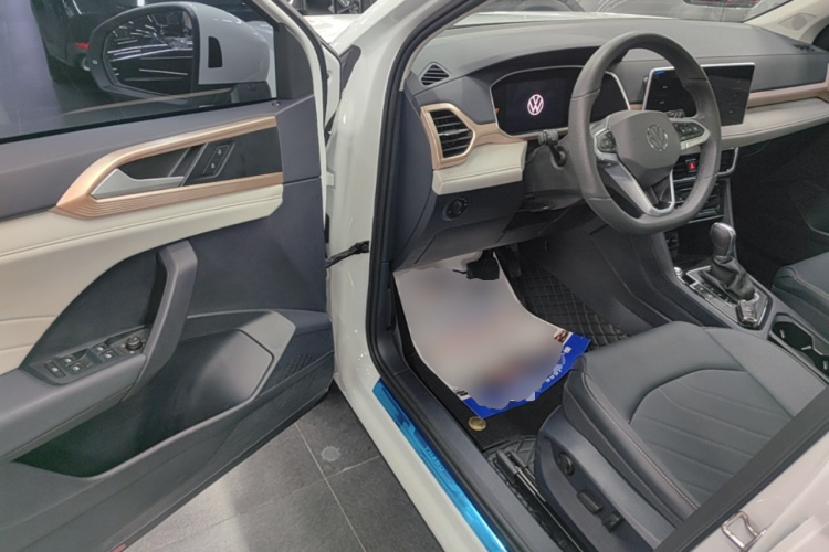 Volkswagen Tharu 2024 immagine di auto #12