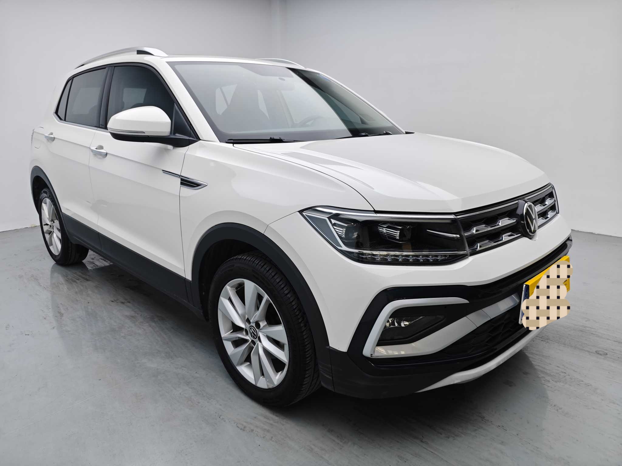 Volkswagen T-Cross 2022 car image #2