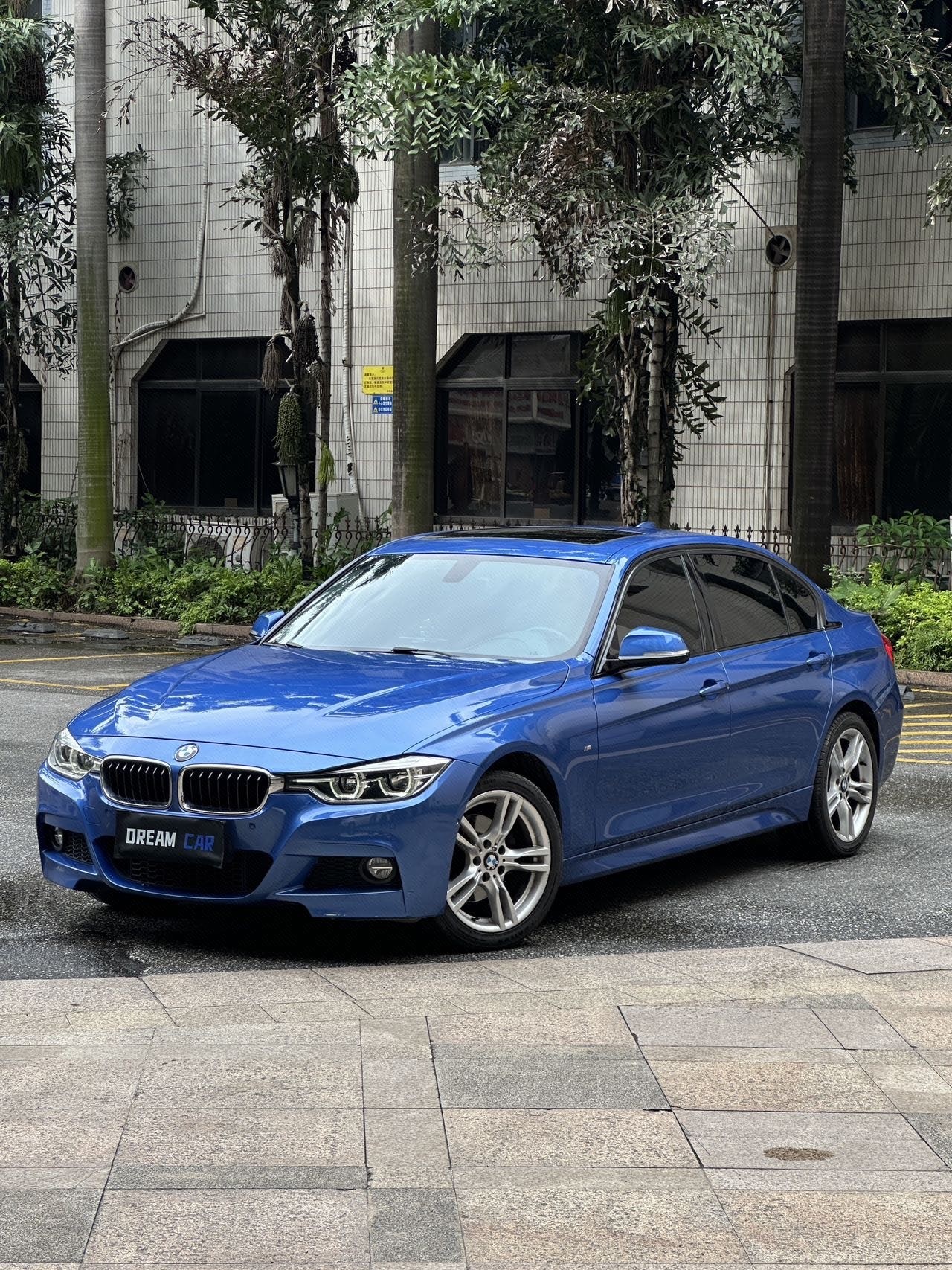 BMW 3 Series 2017 BMW 3 Series 2017 car image