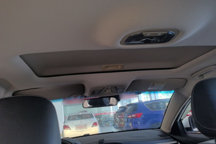 GEELY Emgrand 2019 car image #18