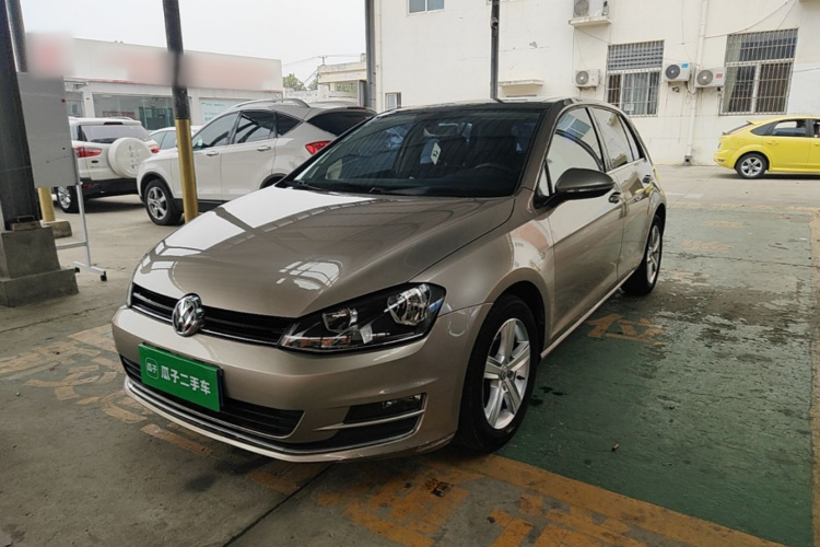 Volkswagen Golf 2014 car image #2