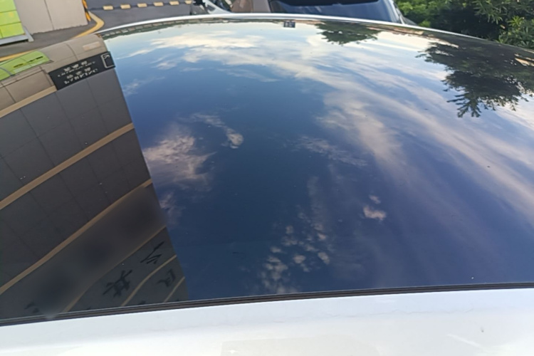 Tesla Model Y 2023 immagine di auto #25