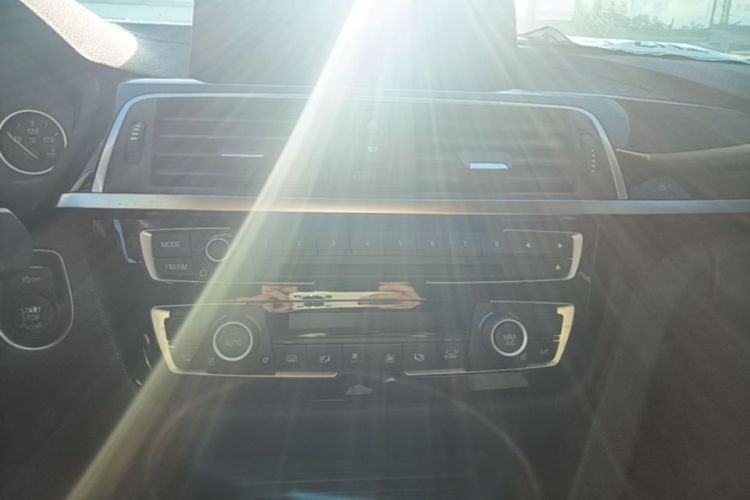 BMW 3 Series 2019 #17 BMW 3 Series 2019 car image #17