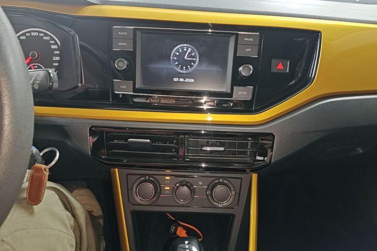 Volkswagen Polo 2019 car image #13