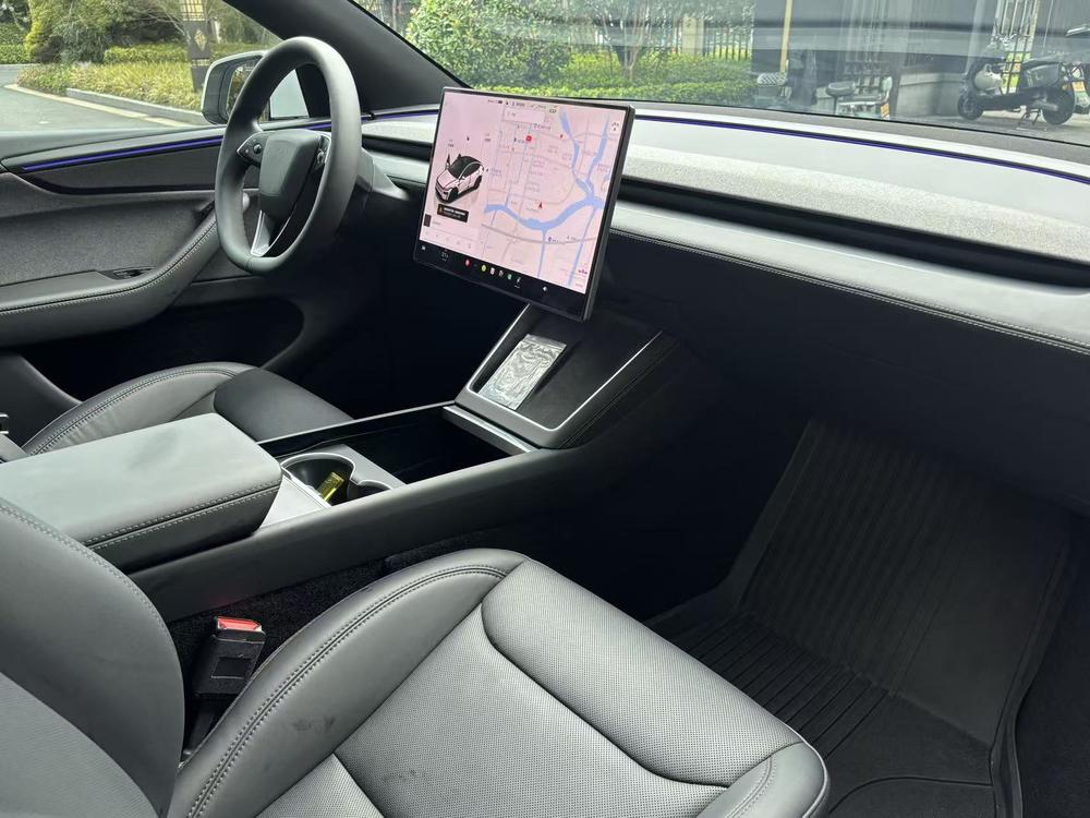 Tesla Model Y 2026 car image #10